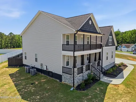 69 Red Rocks Circle Benson NC 27504