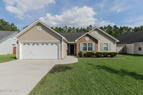 2004 W T Whitehead Drive Jacksonville NC 28546