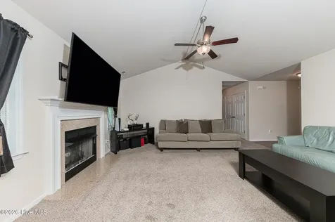 2004 W T Whitehead Drive Jacksonville NC 28546