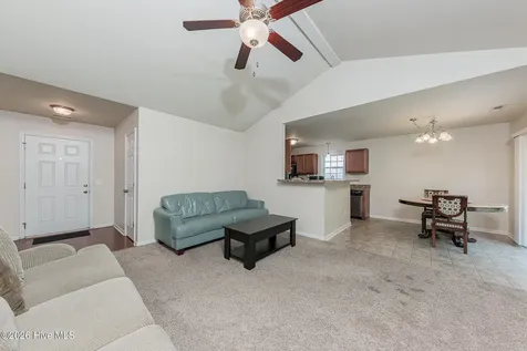 2004 W T Whitehead Drive Jacksonville NC 28546