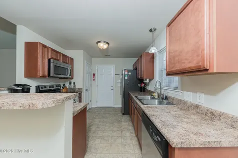 2004 W T Whitehead Drive Jacksonville NC 28546