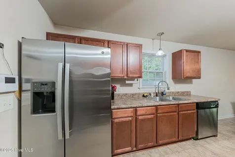 2004 W T Whitehead Drive Jacksonville NC 28546