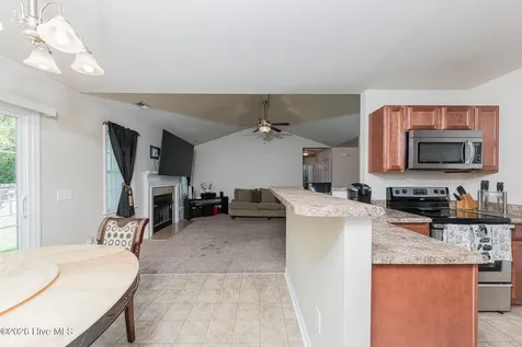 2004 W T Whitehead Drive Jacksonville NC 28546