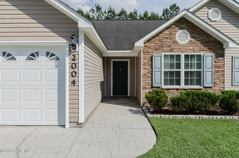 2004 W T Whitehead Drive Jacksonville NC 28546