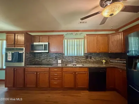 714 Conifer Circle Jacksonville NC 28540