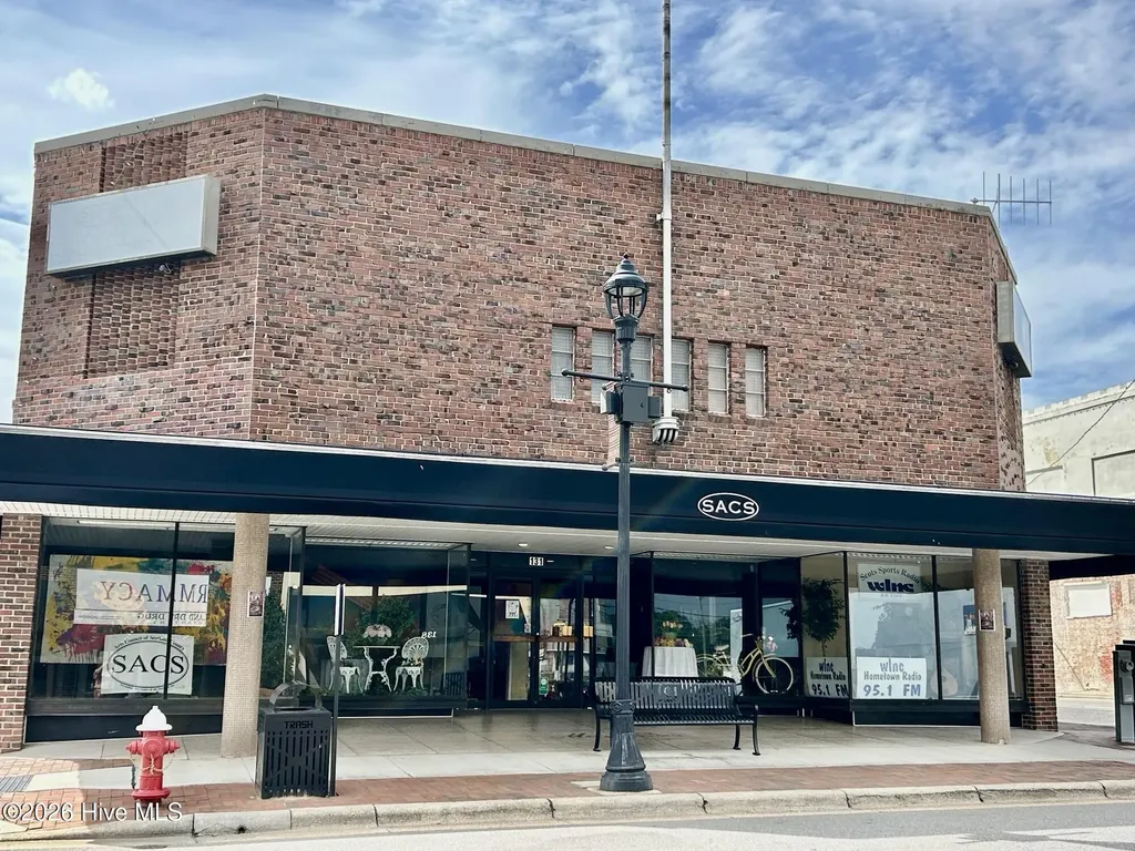 131 S Main Street Laurinburg NC 28352