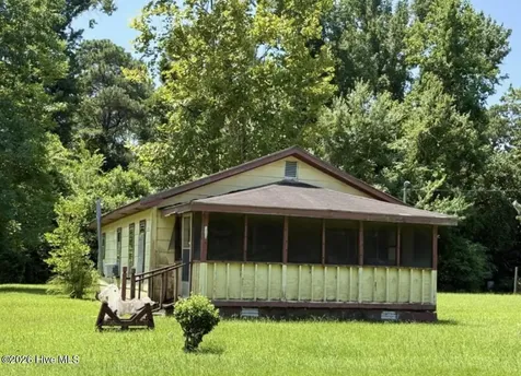 217 W South Street Rose Hill NC 28458