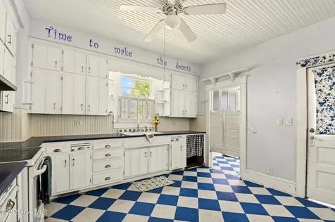 202 N Front Street Hertford NC 27944