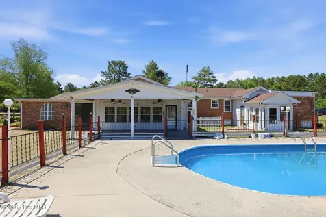 122 Forest Drive Aberdeen NC 28315