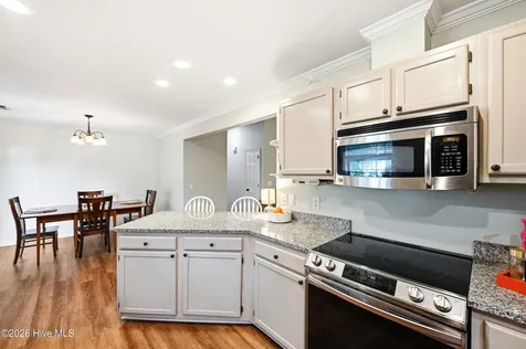 1411 English Court Wilmington NC 28411