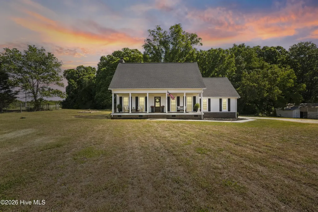 2310 Lakewood Falls Road Goldston NC 27252