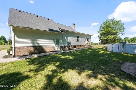 2310 Lakewood Falls Road Goldston NC 27252