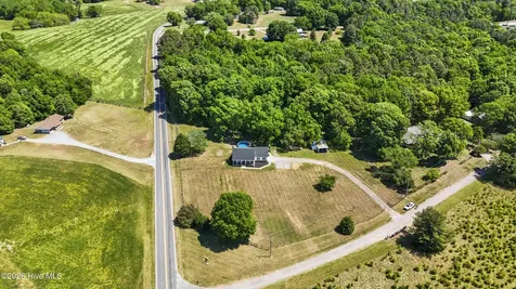 2310 Lakewood Falls Road Goldston NC 27252