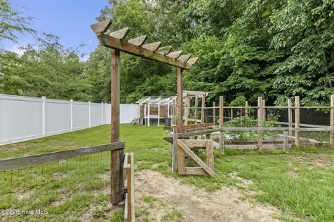 137 Briar Hollow Drive Jacksonville NC 28540