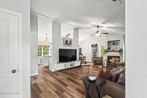 137 Briar Hollow Drive Jacksonville NC 28540