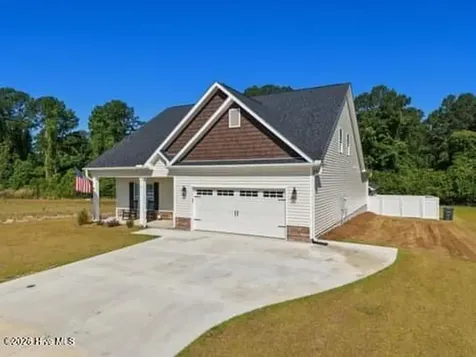 821 Fairway Road Ayden NC 28513