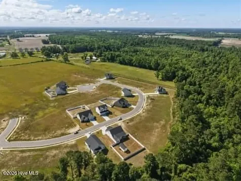 821 Fairway Road Ayden NC 28513