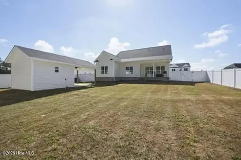 821 Fairway Road Ayden NC 28513