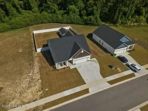 821 Fairway Road Ayden NC 28513