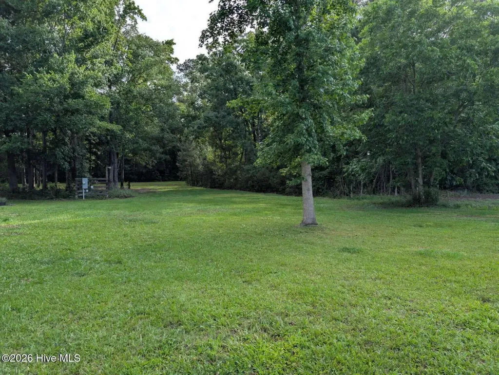 120 Schley Avenue Lake Waccamaw NC 28450