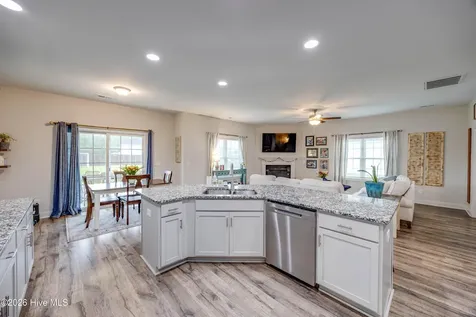 148 W Broughton Lane Rocky Point NC 28457