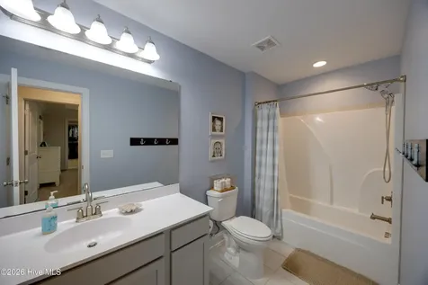 148 W Broughton Lane Rocky Point NC 28457