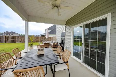 148 W Broughton Lane Rocky Point NC 28457