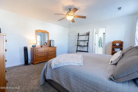 302 Providence Drive Jacksonville NC 28546