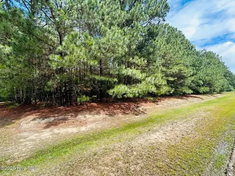 38 Calm Harbor Street Hertford NC 27944