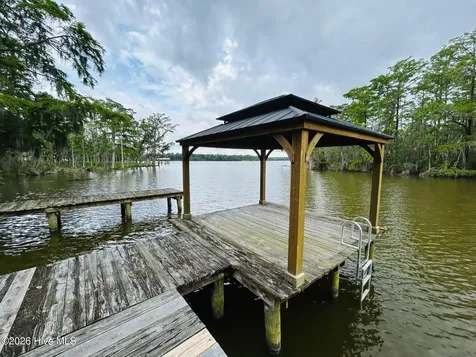 38 Calm Harbor Street Hertford NC 27944