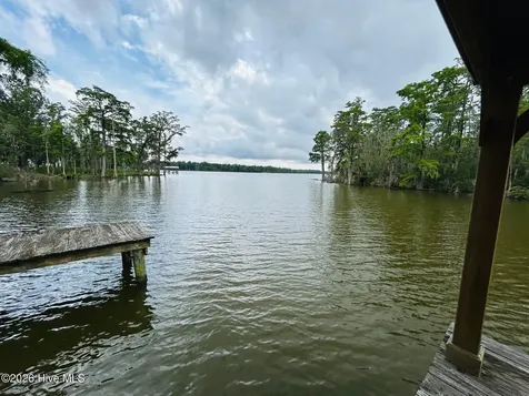 38 Calm Harbor Street Hertford NC 27944