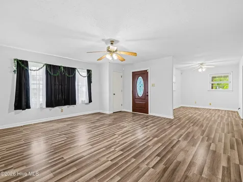 114 Country Club Road Jacksonville NC 28546