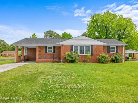 114 Country Club Road Jacksonville NC 28546