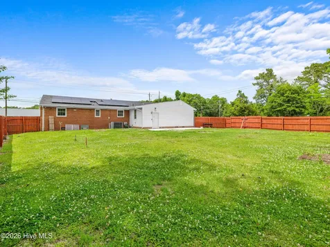 114 Country Club Road Jacksonville NC 28546