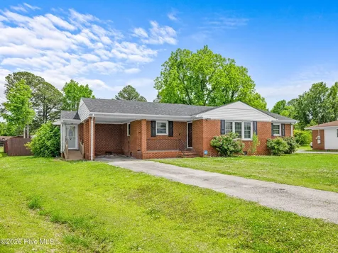 114 Country Club Road Jacksonville NC 28546