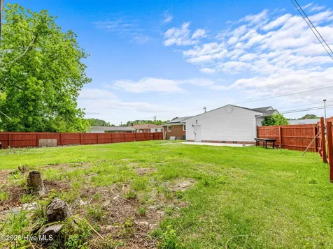 114 Country Club Road Jacksonville NC 28546