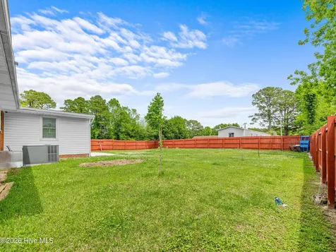 114 Country Club Road Jacksonville NC 28546