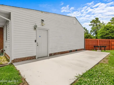 114 Country Club Road Jacksonville NC 28546