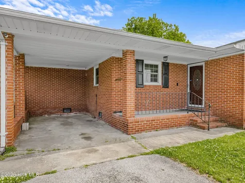 114 Country Club Road Jacksonville NC 28546