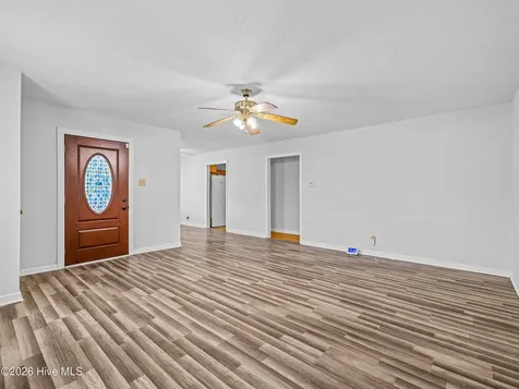 114 Country Club Road Jacksonville NC 28546