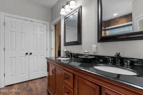 255 W Hedgelawn Way Southern Pines NC 28387