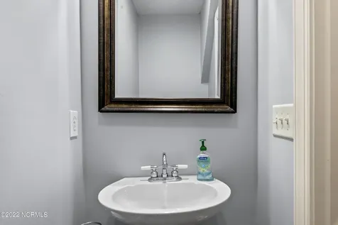 255 W Hedgelawn Way Southern Pines NC 28387