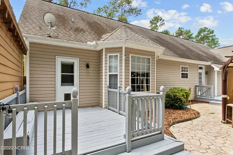 255 W Hedgelawn Way Southern Pines NC 28387