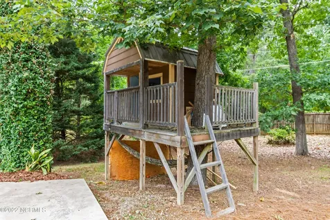 255 W Hedgelawn Way Southern Pines NC 28387