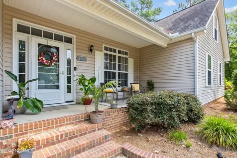 255 W Hedgelawn Way Southern Pines NC 28387