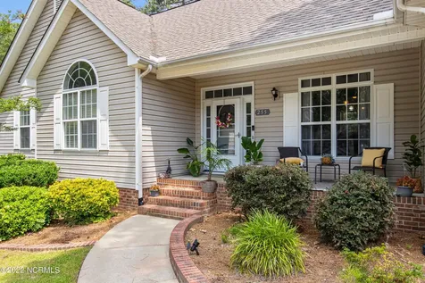 255 W Hedgelawn Way Southern Pines NC 28387