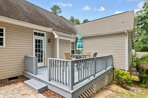 255 W Hedgelawn Way Southern Pines NC 28387