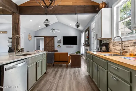255 W Hedgelawn Way Southern Pines NC 28387