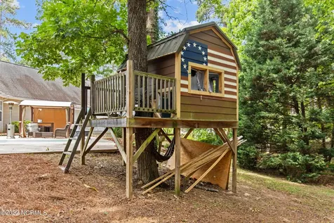 255 W Hedgelawn Way Southern Pines NC 28387