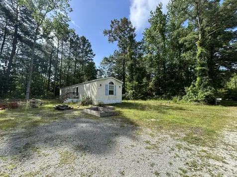 142 High Bluff Trail Hubert NC 28539